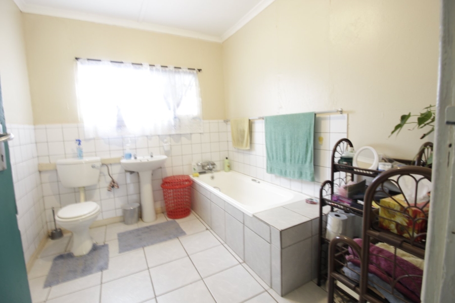 4 Bedroom Property for Sale in C Place Eastern Cape